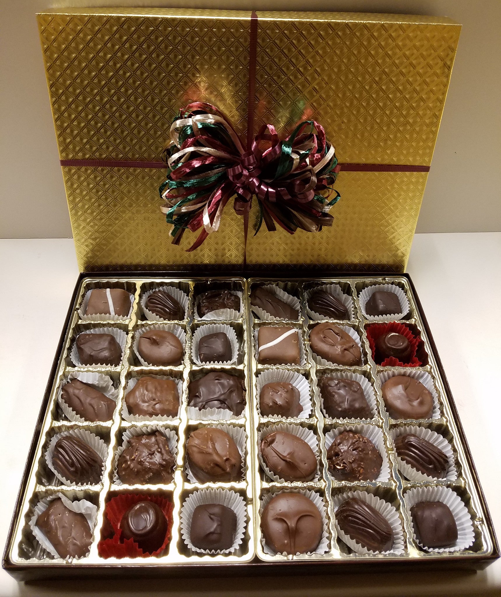 Ferrero Rocher Premium Milk Chocolate Hazelnut, Valentine's Chocolate Gift  Box, 24 Count - Walmart.com
